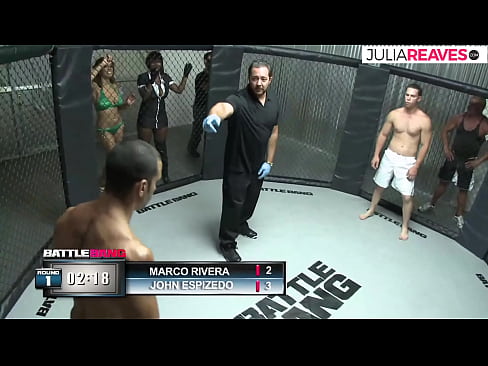 ❤️ Ultimate Fighter ቀለበቱ ውስጥ ከተጣላ በኋላ አንዲት ቁጥር ሴትን ትበዳለች። በእኛ am.bencoineth.top% ﹏